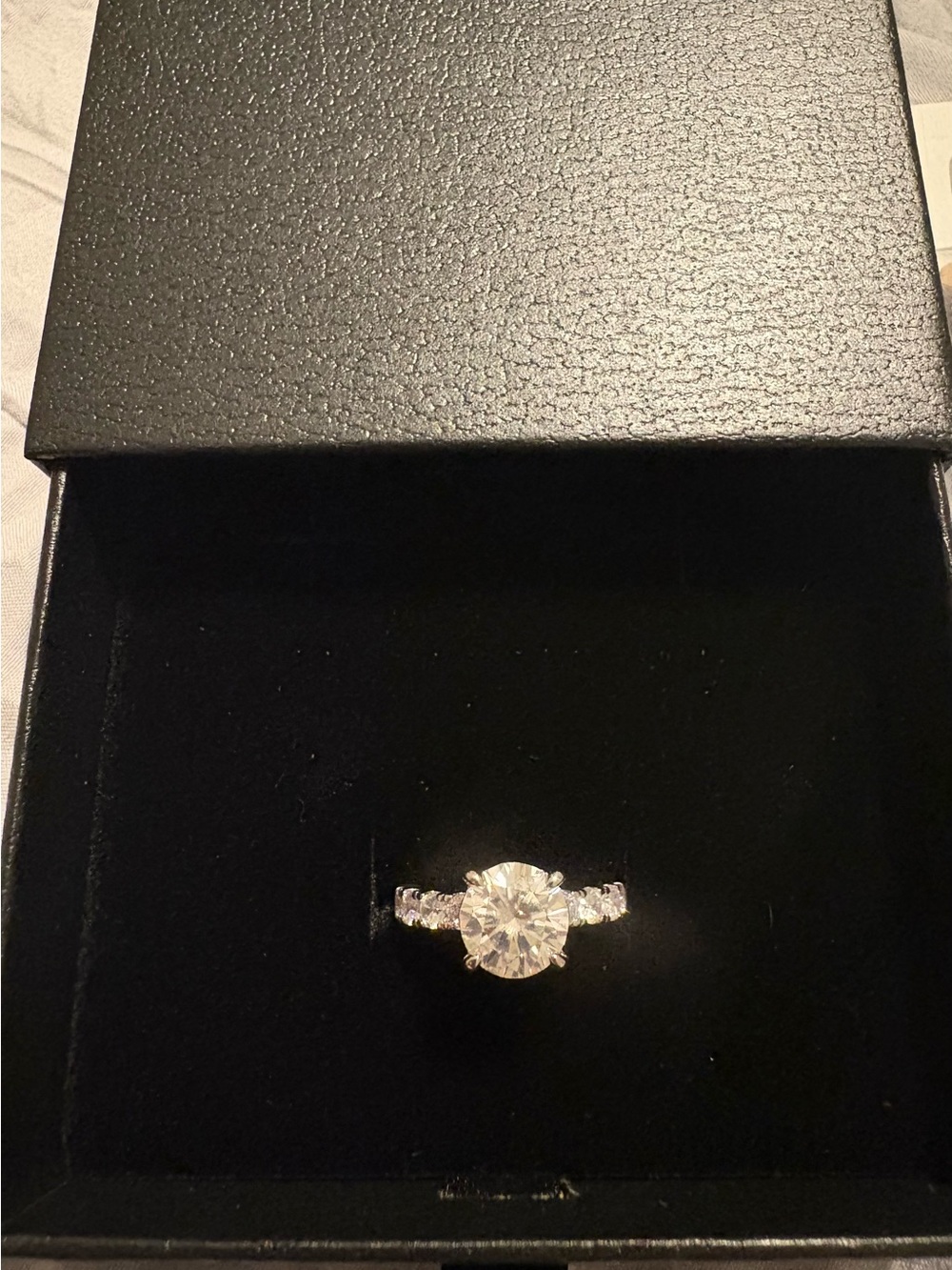 Moissanite Classic Round-Cut Solitaire Ring with Side Stones - White